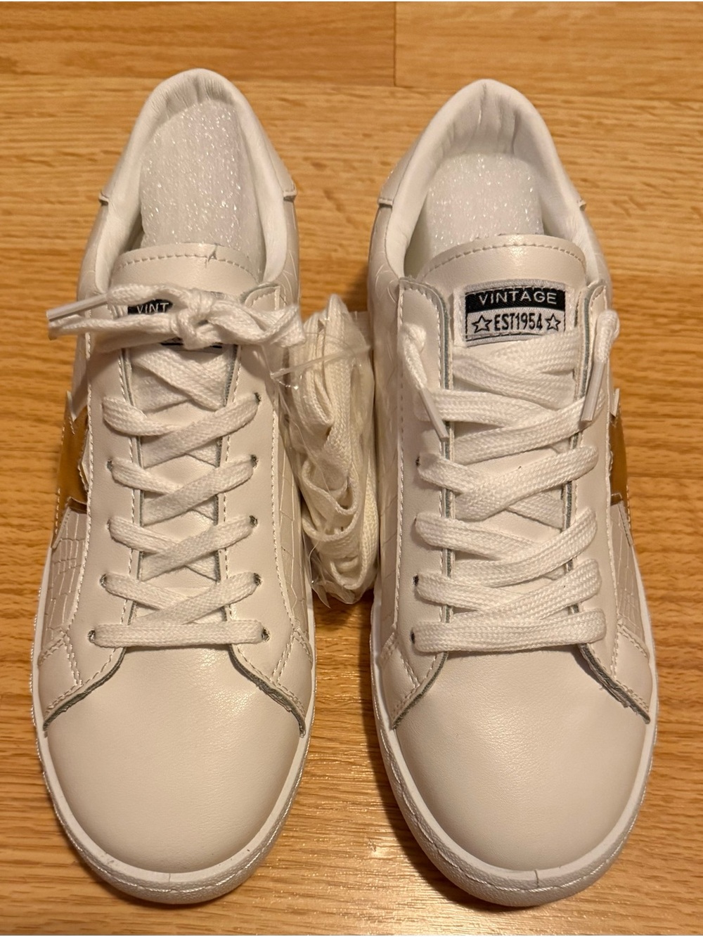 White Vintage Women’s 8 “Carla” Shoes New w/ box